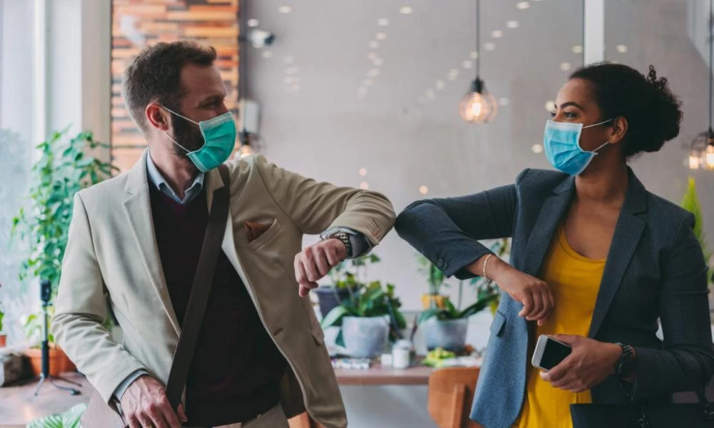 Κορονοϊός: Μπορεί να επιβιώσει στα ρούχα σας έως και τρεις ημέρες